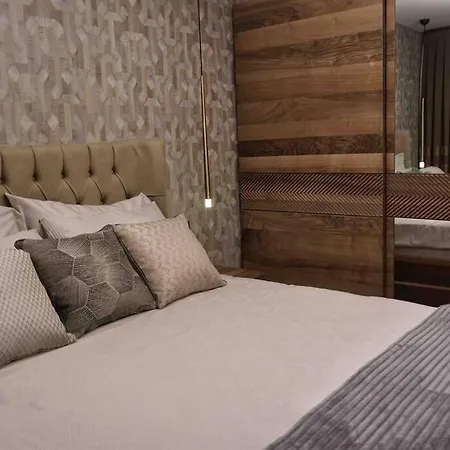 Apartment New Luxury 3-bedroom *